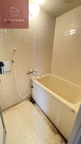 物件内観写真5　(落ち着いた色調の洋室です)