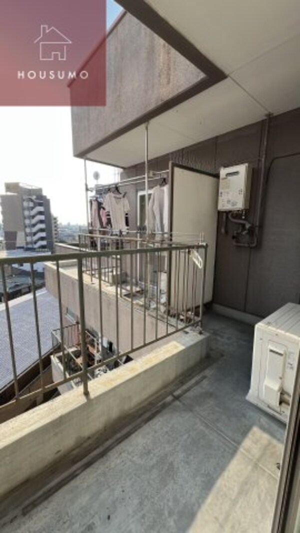 バルコニー(お洗濯にも便利なバルコニー付き)