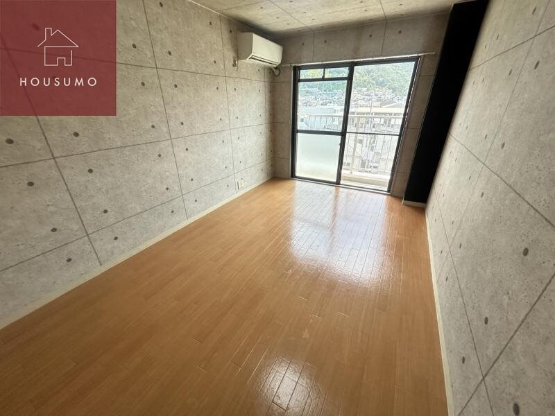 物件内観写真5　(ゆったり過ごせる居間です)