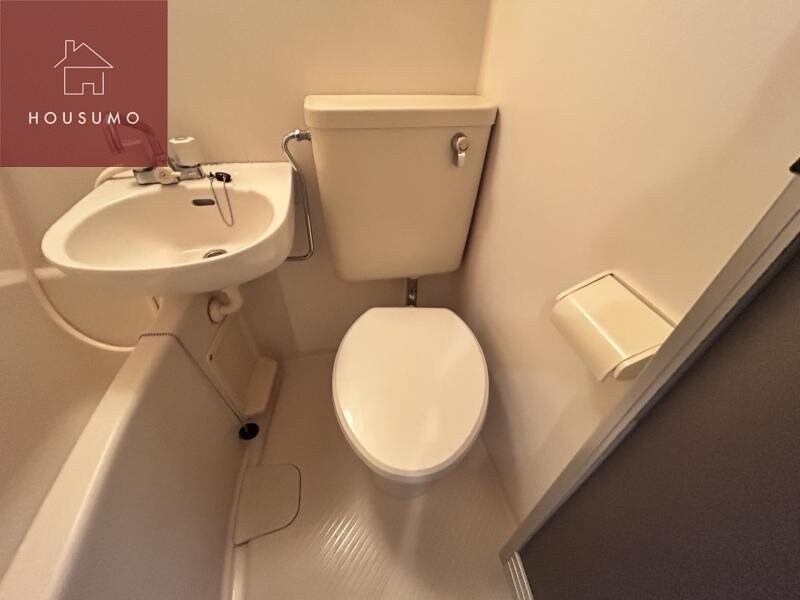 物件内観写真9　(清潔感のあるトイレです)