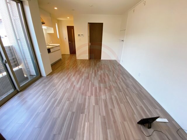 物件内観写真21　(個人の部屋や寝室として使える洋室です)