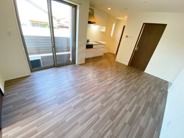 物件内観写真22　(ゆったりとした居間です)