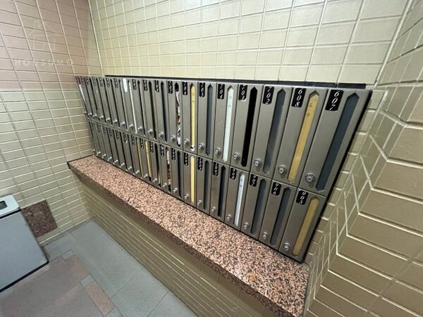 建物設備(毎日通るエントランスはこのようになっています)