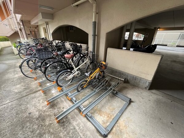 建物設備(清潔なロビーです)