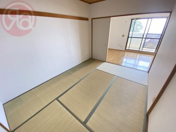 和室(趣のある和室です)