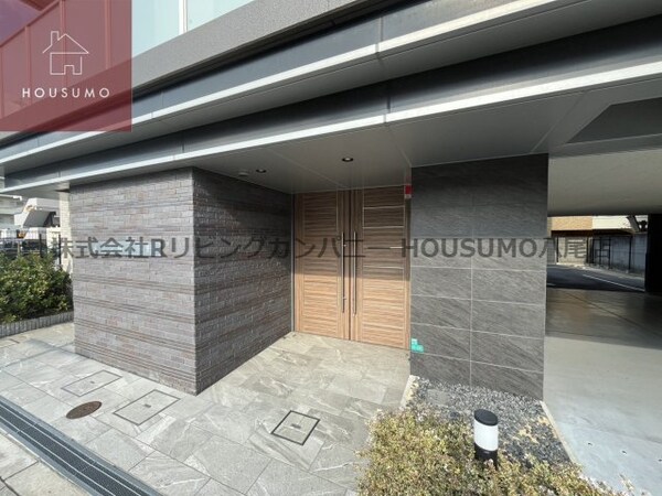 エントランス(ゆとりのあるエントランスです)