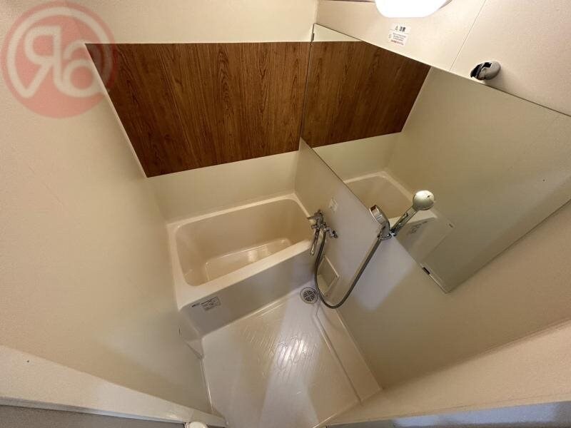 物件内観写真7　(日々の疲れを癒すお風呂付です)