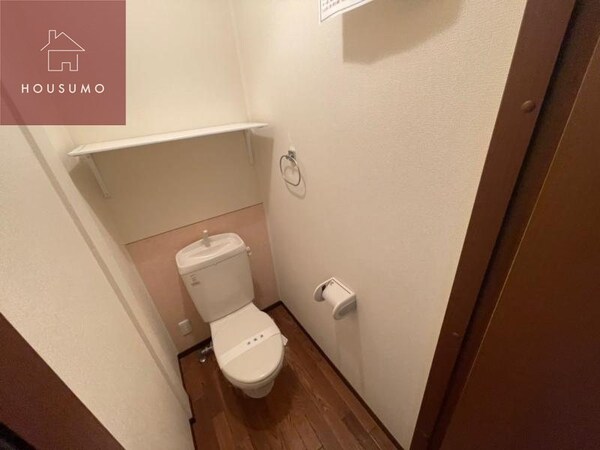トイレ(コンパクトで使いやすいトイレです)