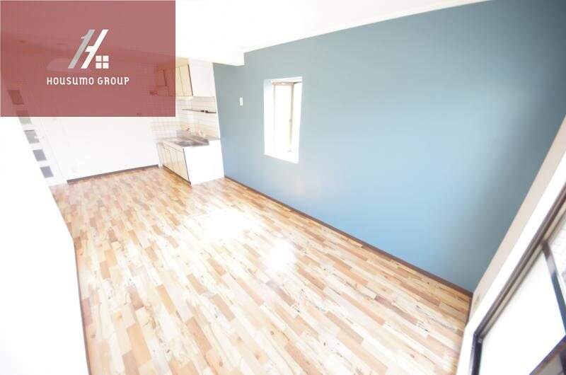 物件内観写真7　(ゆったりとした居間です)