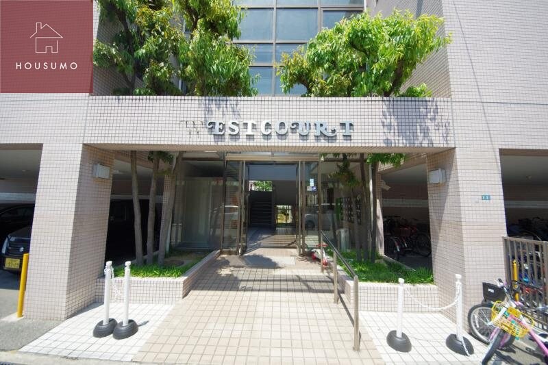 物件外観写真3　(エントランスです)