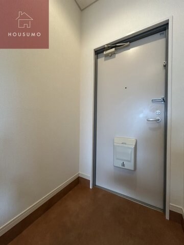 物件内観写真4　(きれいな玄関です)