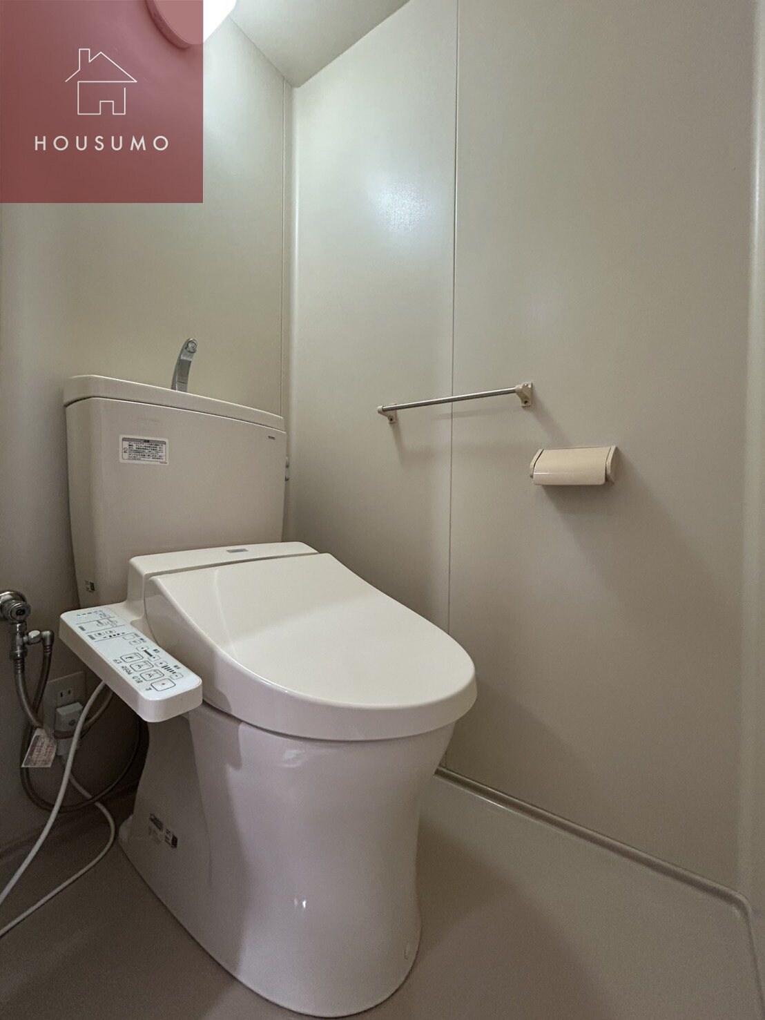 物件内観写真8　(ゆったりとした空間のトイレです)