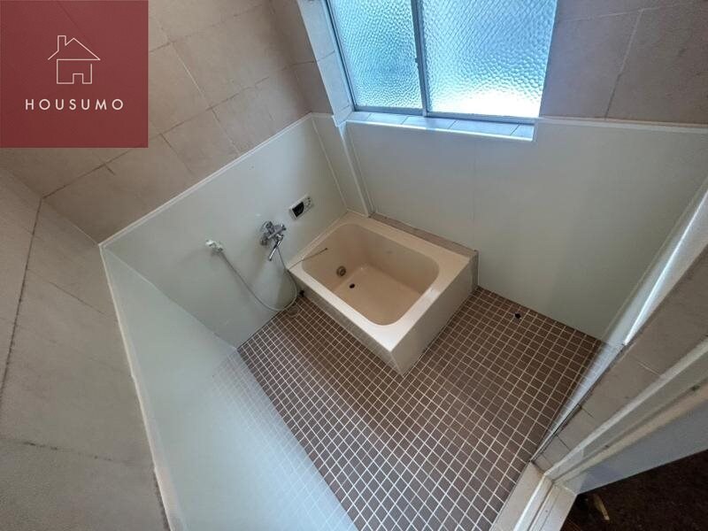 物件内観写真6　(日々の疲れを癒すお風呂付です)