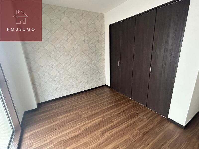 物件内観写真21　(広々とした洋室です)