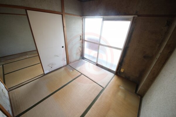 寝室(毎日通る玄関はこちらです)