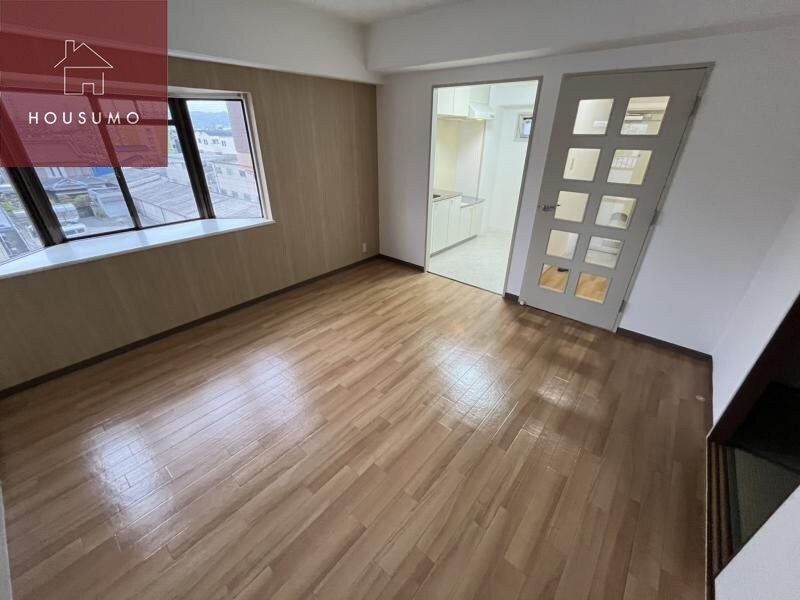 物件内観写真21　(ゆったりとした居間です)