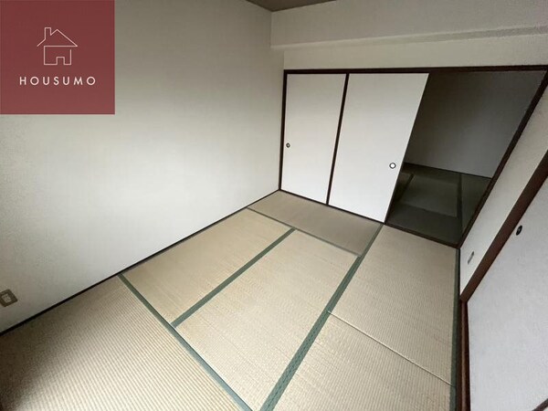 和室(和室があると、家にあたたかい雰囲気が生まれます)