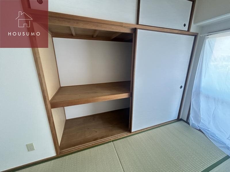 物件内観写真20　(小物を収納するのに便利です)