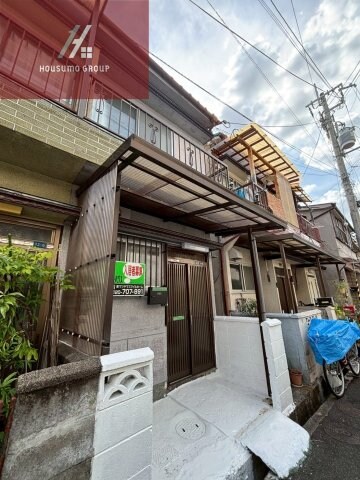 物件外観写真1　(外観は落ち着いています)