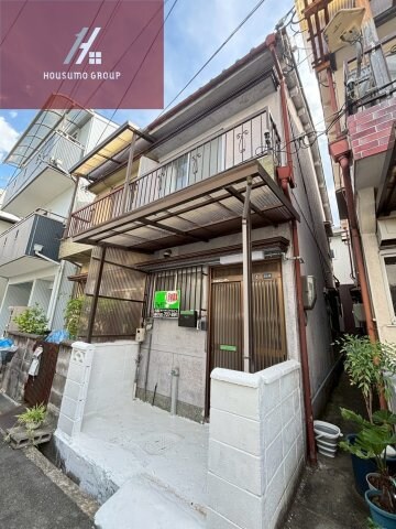 物件外観写真2　(ゆとりのあるロビーです)