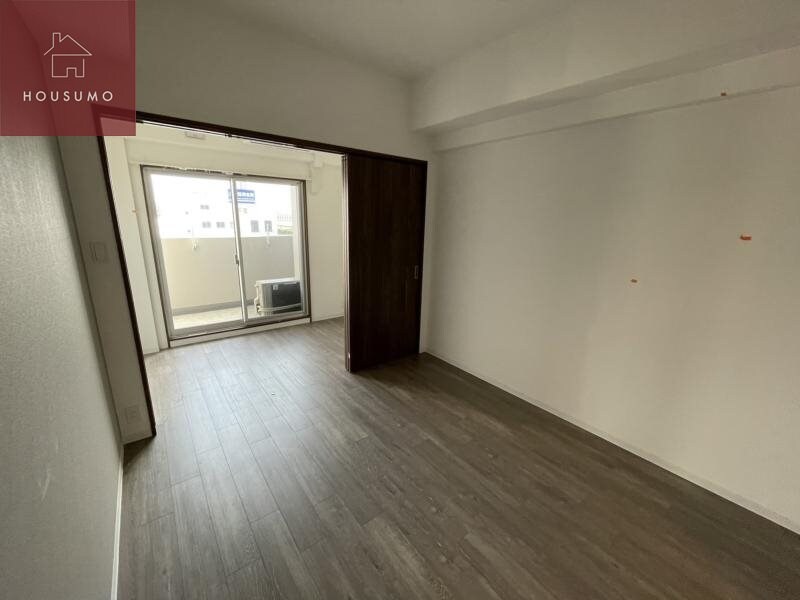 物件内観写真16　(ゆったりとした居間です)