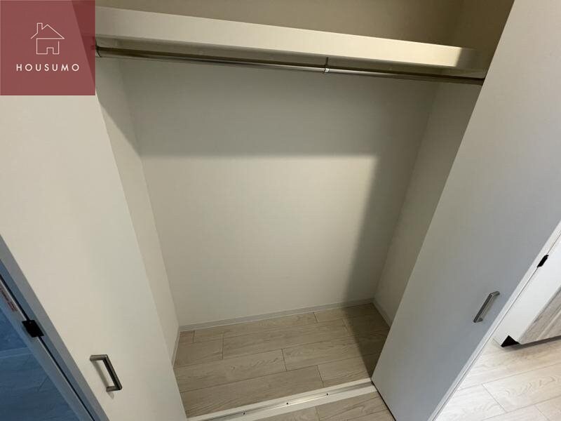 物件内観写真24　(大きなスペースがあり、収納には困りません)