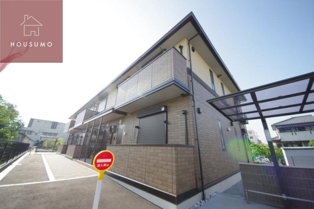 物件外観写真1　(落ち着いた雰囲気の外観です)