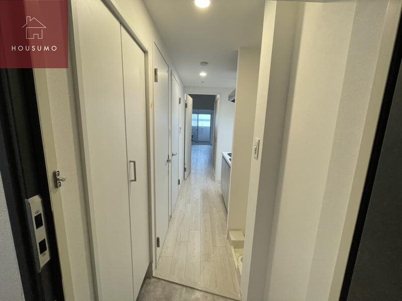 物件内観写真11　(シンプルで使いやすい玄関です)