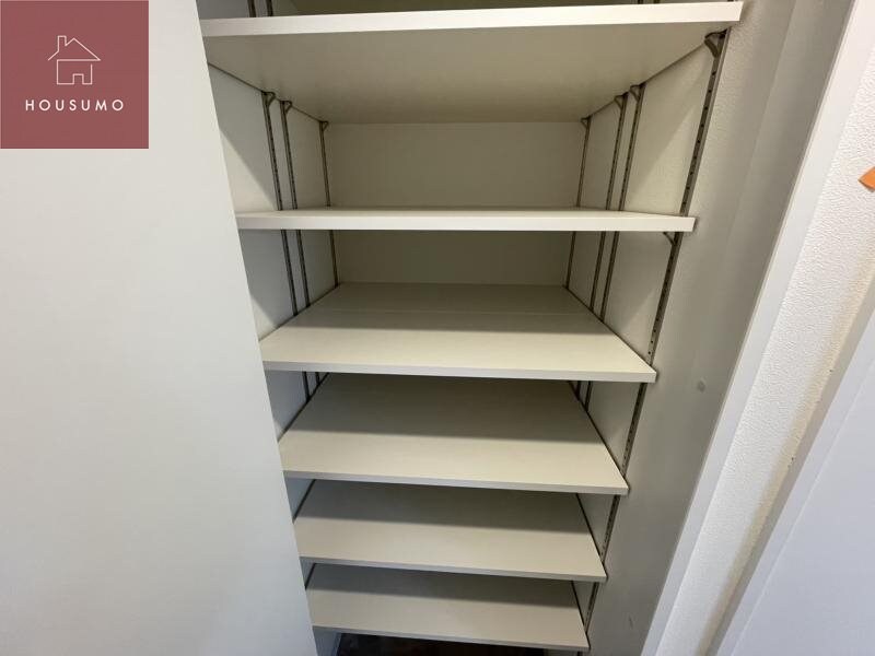 物件内観写真20　(ちょっとした収納スペースも充実しています)