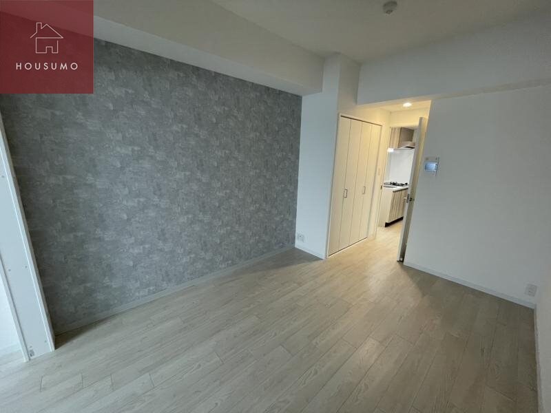 物件内観写真21　(こちらの居間で趣味の時間をお楽しみください)