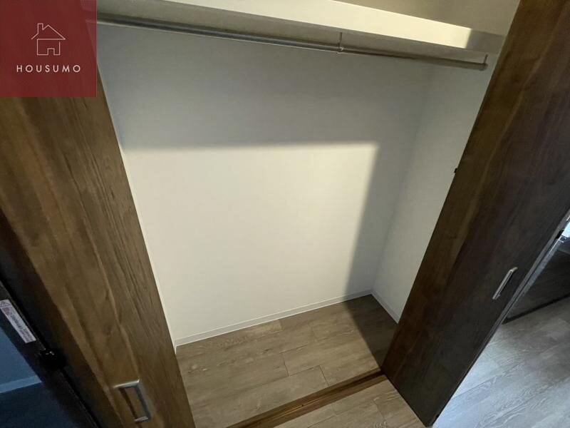 物件内観写真24　(大きなスペースがあり、収納には困りません)