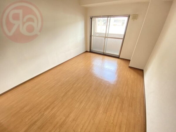 居室(おしゃれなリビングです)