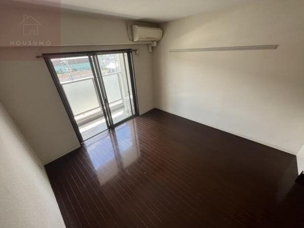 物件内観写真4　(居間です)