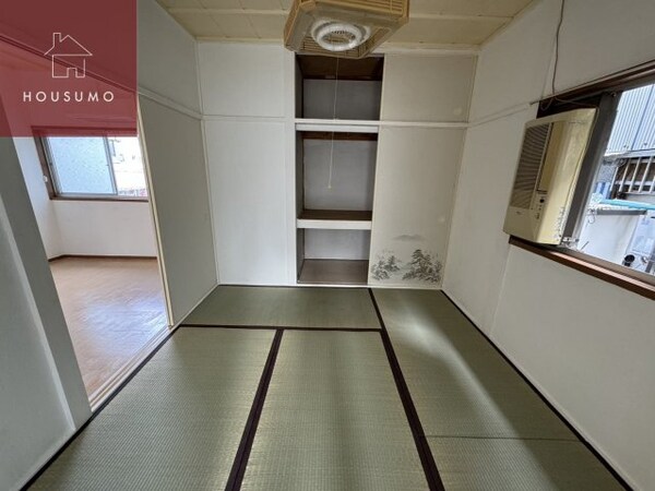 和室(来客時にも便利な和室付き)