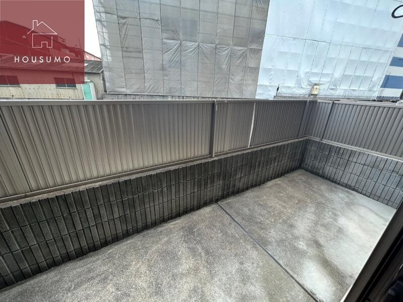 物件内観写真12　(落ち着いた時間を過ごせるバルコニーです)