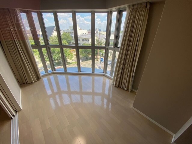 物件内観写真5　(コンパクトなキッチンで掃除もラクラク)