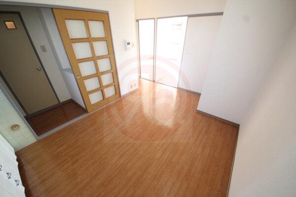 寝室(落ち着いて過ごせるお部屋なので、寝室にいかがでしょうか)