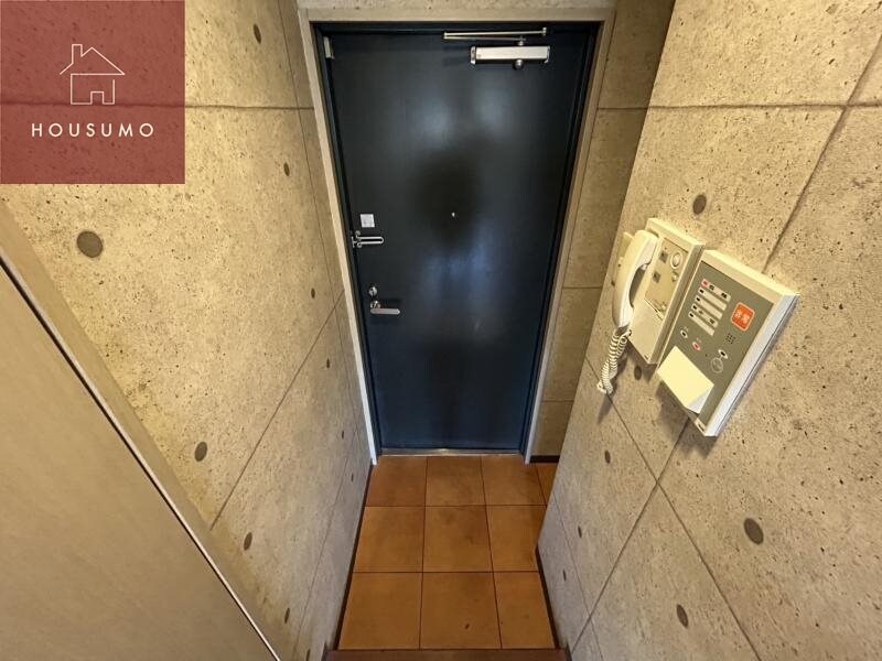 物件内観写真10　(明るい玄関です)