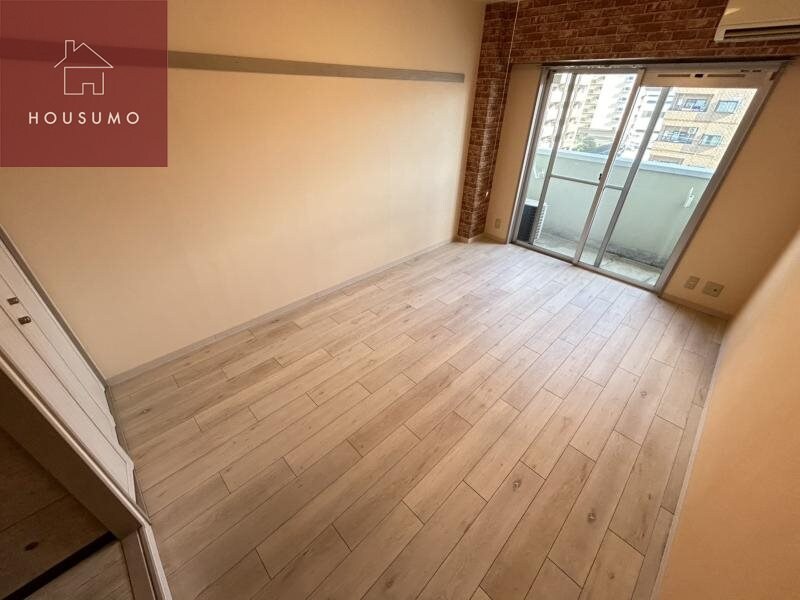 物件内観写真21　(落ち着いた色調の洋室です)