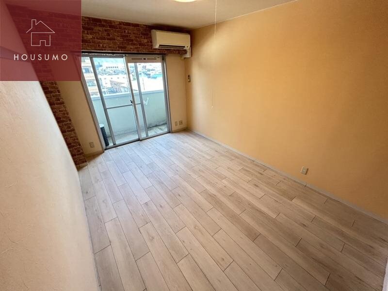 物件内観写真23　(明るい洋室です)