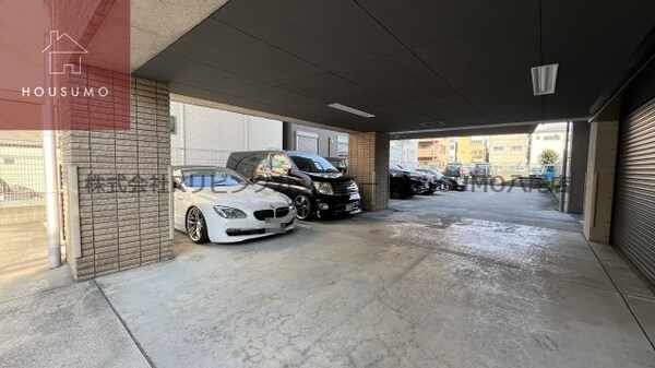 駐車場(駐車場があるので、車を買う予定の方も安心です)