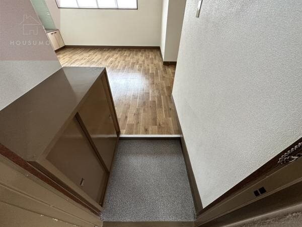 物件内観写真10　(落ち着いた玄関です)