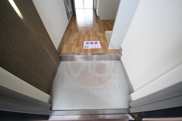 玄関(毎日通る玄関はこちらです)