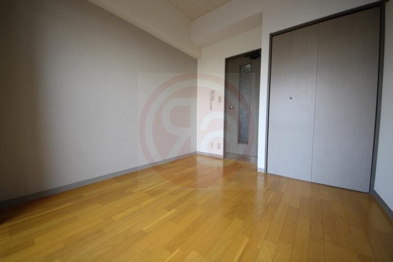 物件内観写真17　(個人の部屋や寝室として使える洋室です)