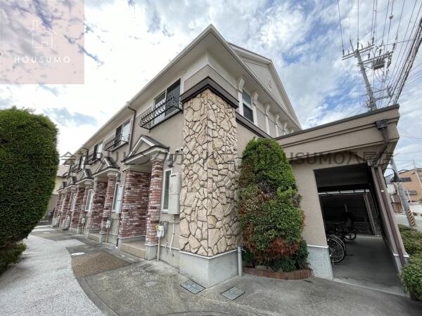 物件外観写真1　(きれいな外観です)