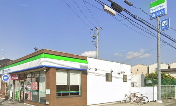周辺環境(ファミリーマート 東大阪玉串町西店 752m)