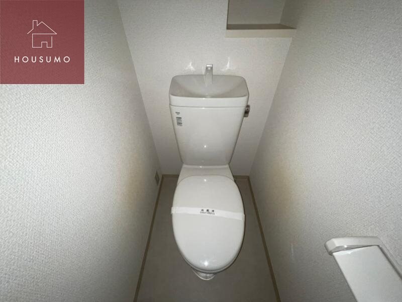 物件内観写真21　(ゆったりとした空間のトイレです)