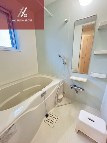 物件内観写真10　(日々の疲れを癒すお風呂付です)