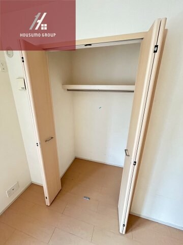 物件内観写真18　(大きなスペースがあり、収納には困りません)