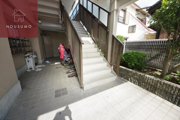 エントランス(毎日通るエントランスはこのようになっています)